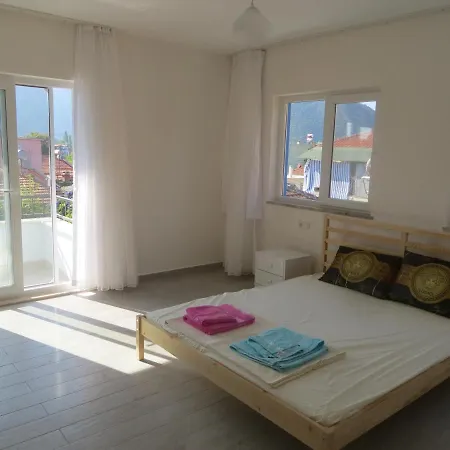 Dalyandreams Villa Sleeps12-Pool-Wifi-Ac-Parking 达利安