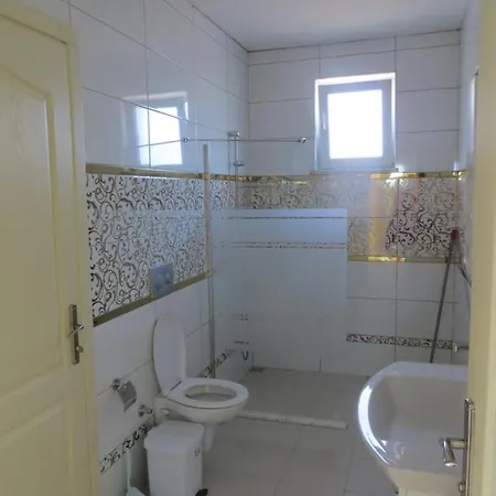 Dalyandreams Villa Sleeps12-Pool-Wifi-Ac-Parking 别墅