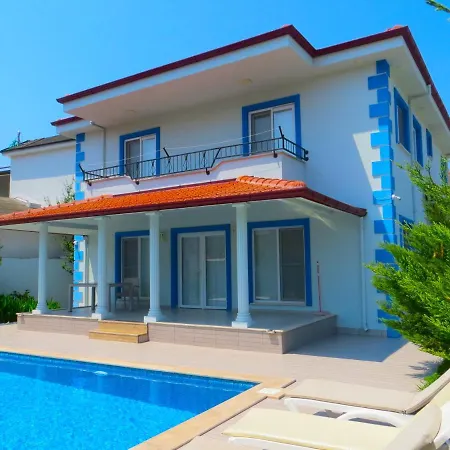 Dalyandreams Villa Sleeps12-Pool-Wifi-Ac-Parking 达利安